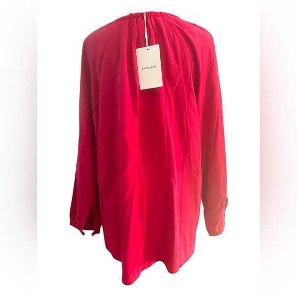 NWT Everlane Women's Red Fuchsia Tie Collar Silk Feel Blouse Size Medium - Picture 8 of 9